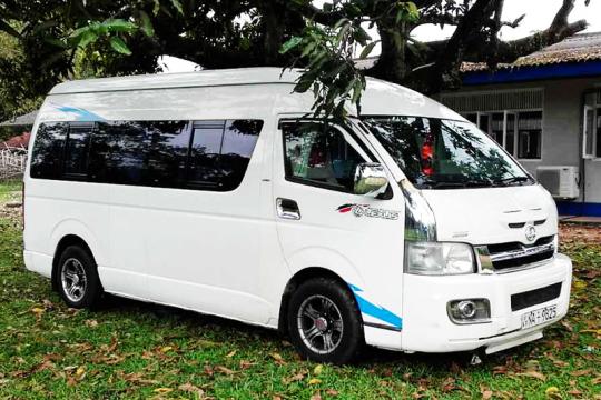 Toyota HiAce Commuter