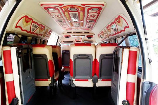 Toyota HiAce Commuter